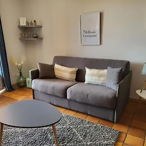 https://studio-saint-raphael-var-83700.fr-provencehotel.com